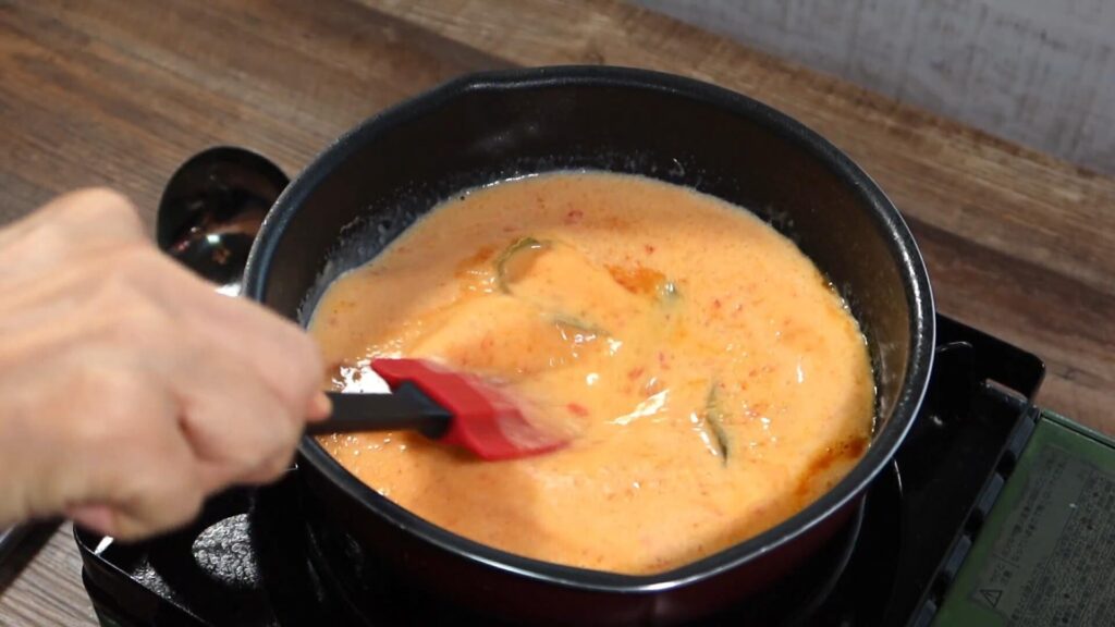 スープをのばしている画像