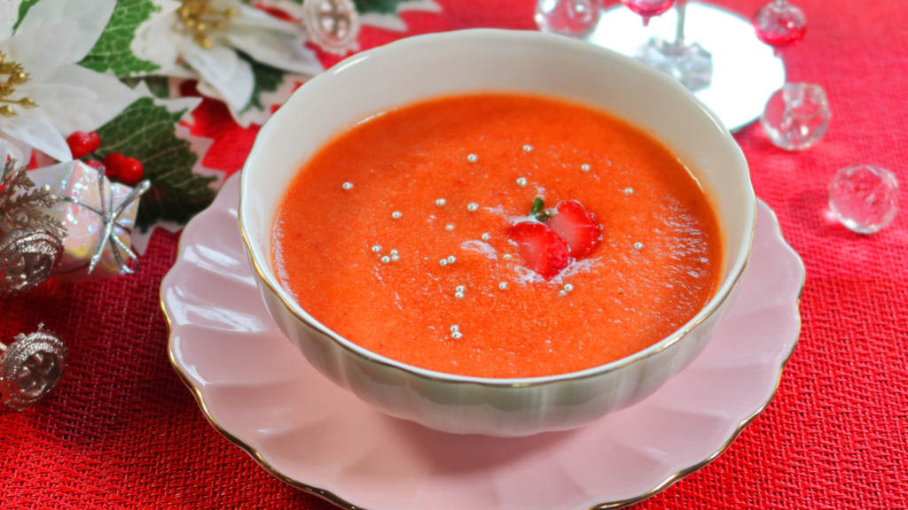 トマトとイチゴのデザートスープ完成の画像