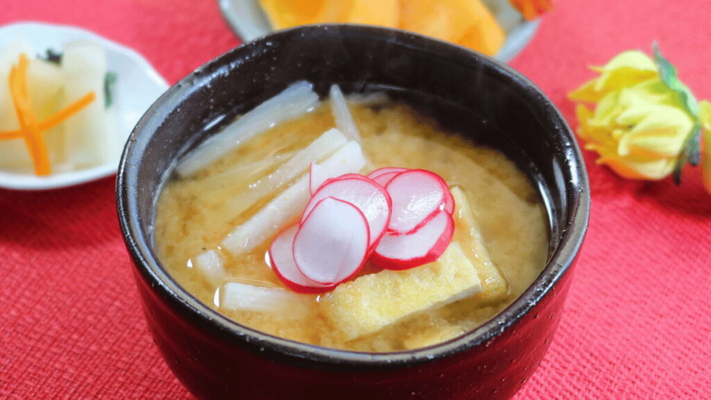長芋と油揚げの味噌スープ完成の画像