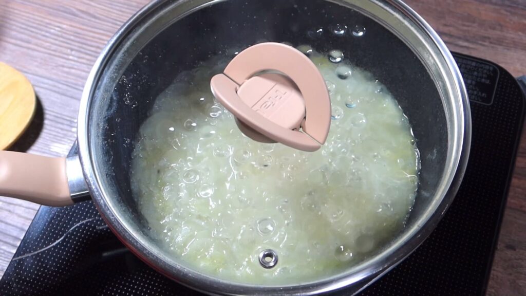 鍋に蓋をした画像